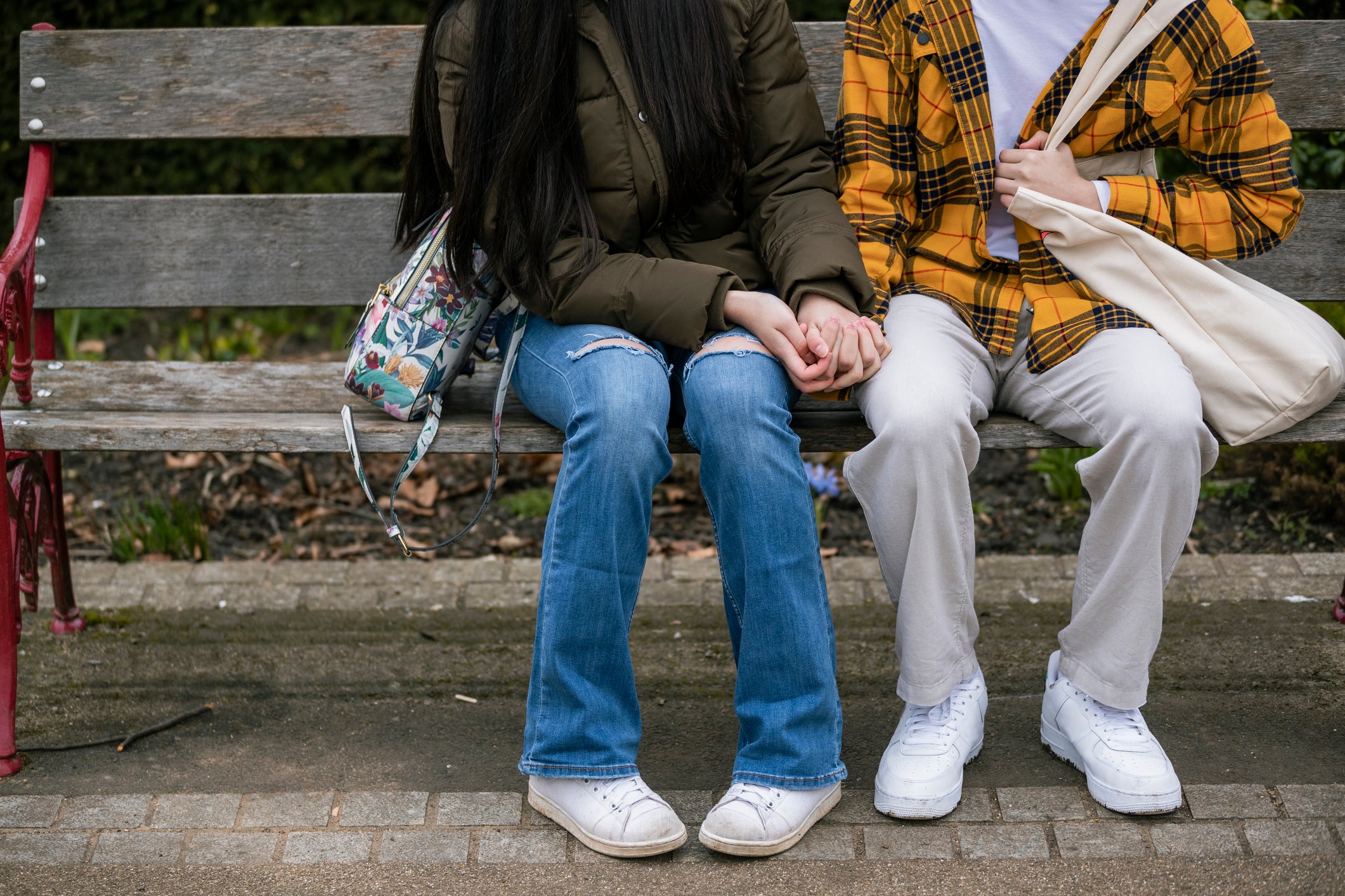 The guide states that a couple enjoy the ‘sight of flowers and trees in the park’ to distract themselves from sexual thoughts