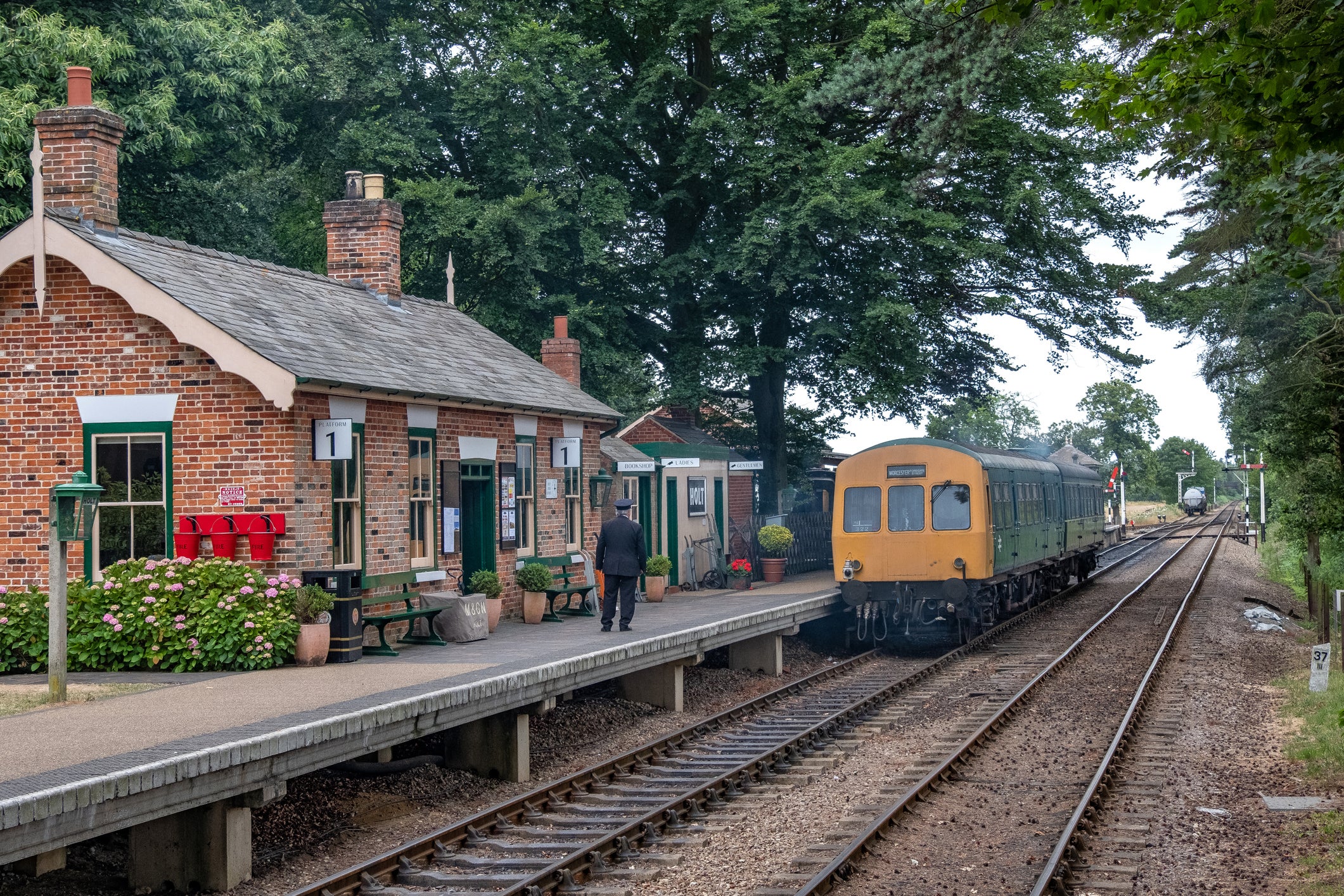 Georgian Holt é uma cidade encantadora na zona rural de Norfolk