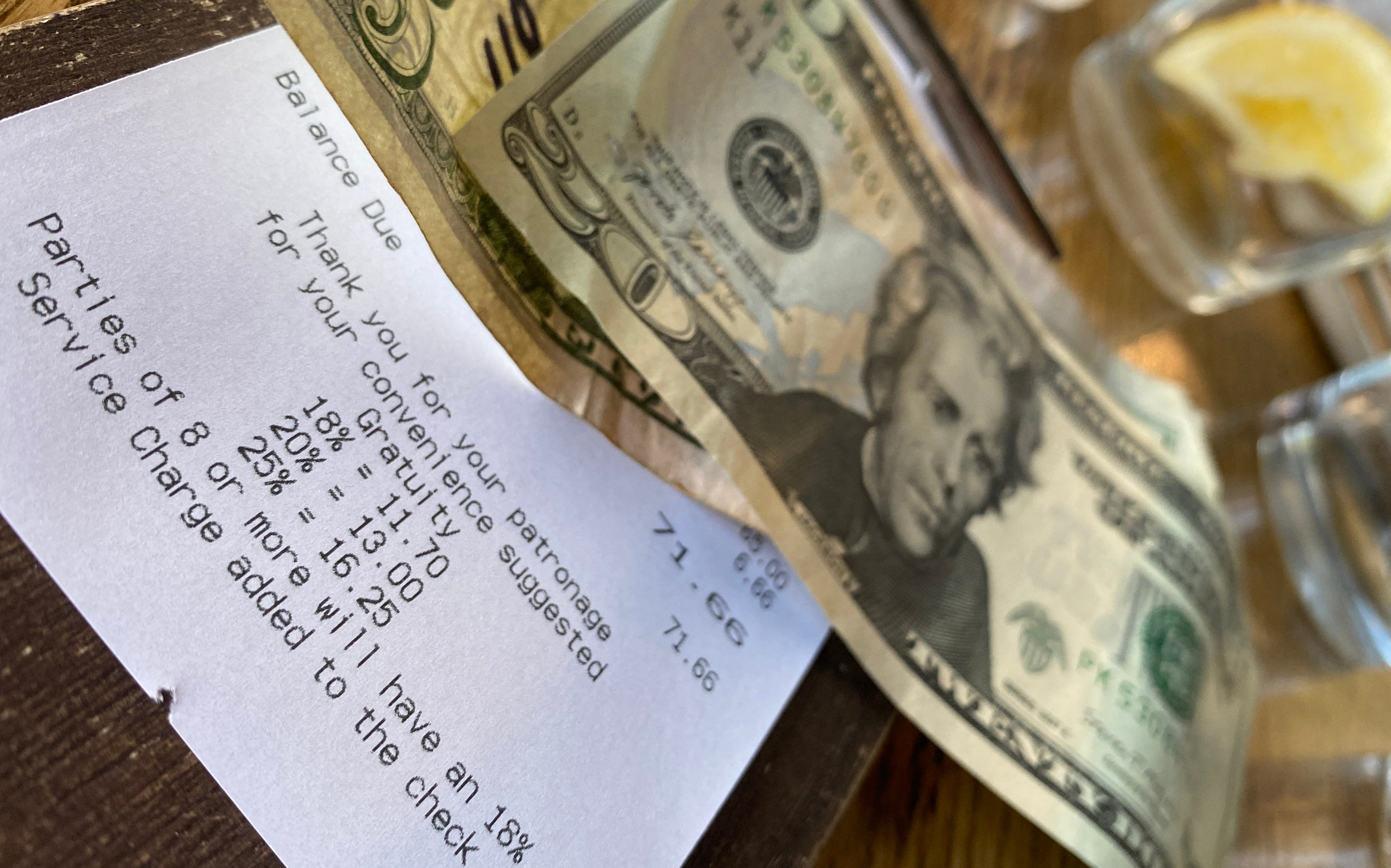 A Florida bill aims to change the way tipping and service charges work