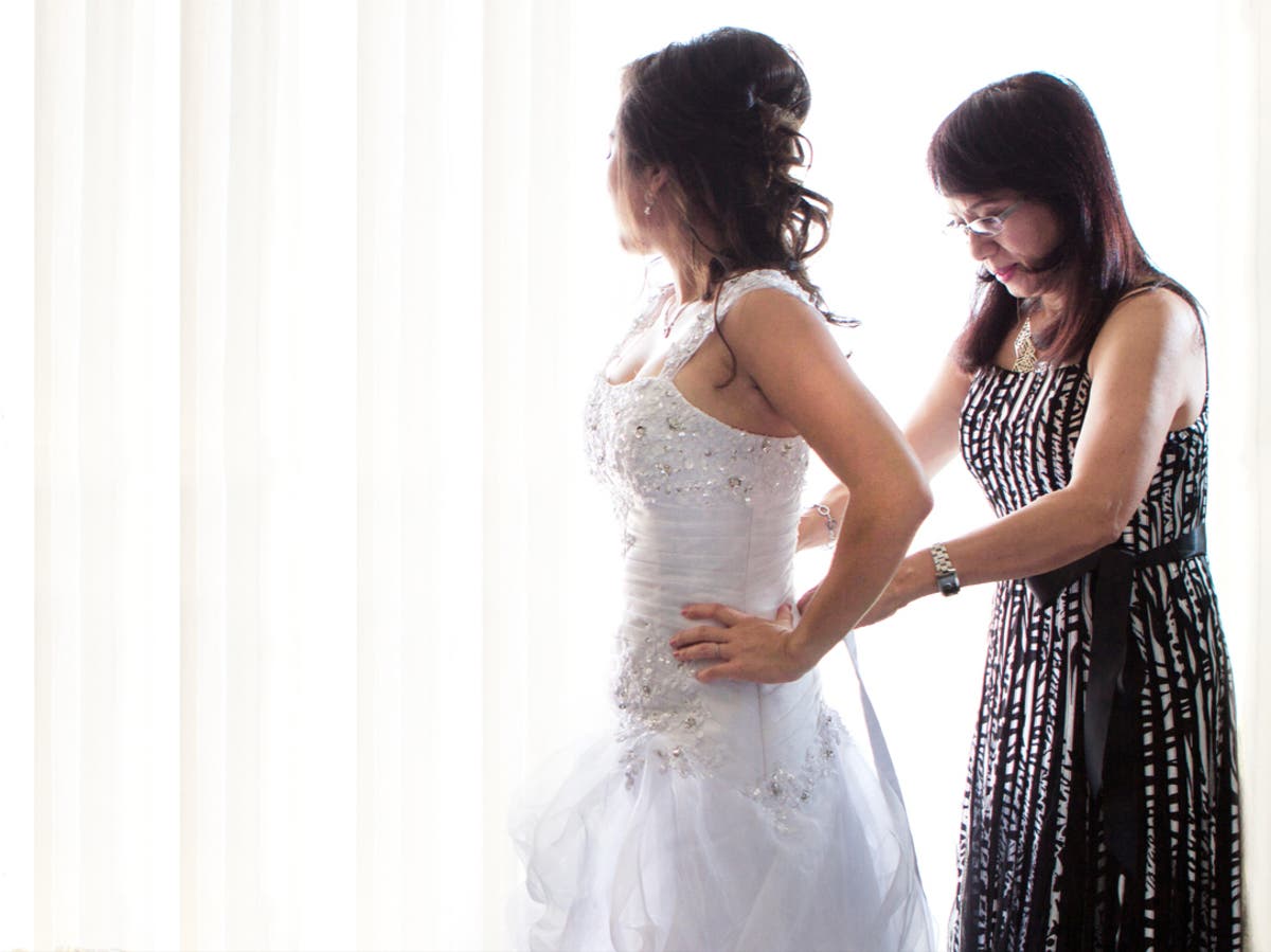 Bride defended herself because she started her wedding ceremony without her mother