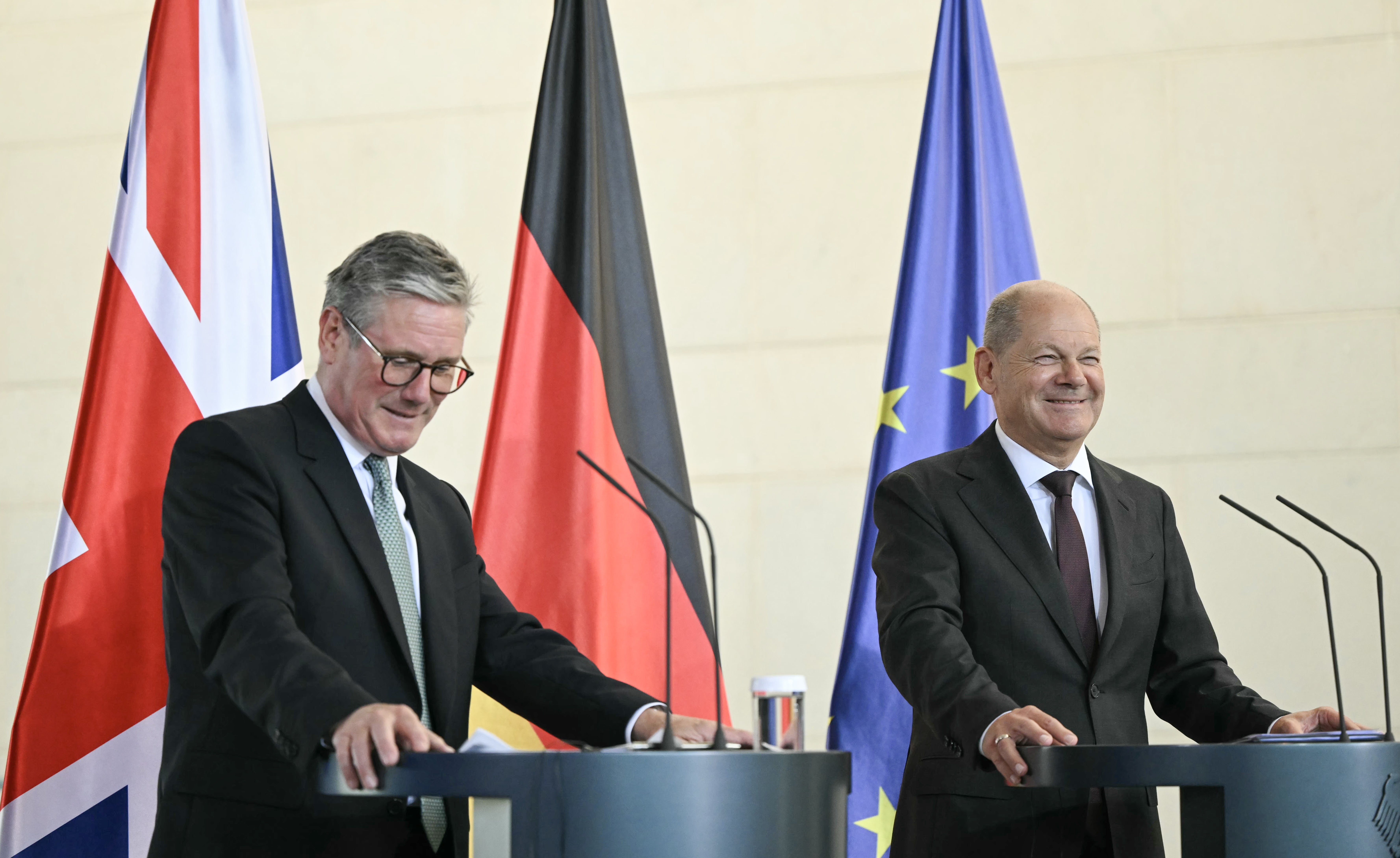 Keir Starmer und Olaf Scholz nehmen am Mittwoch an einer gemeinsamen Pressekonferenz in Berlin teil