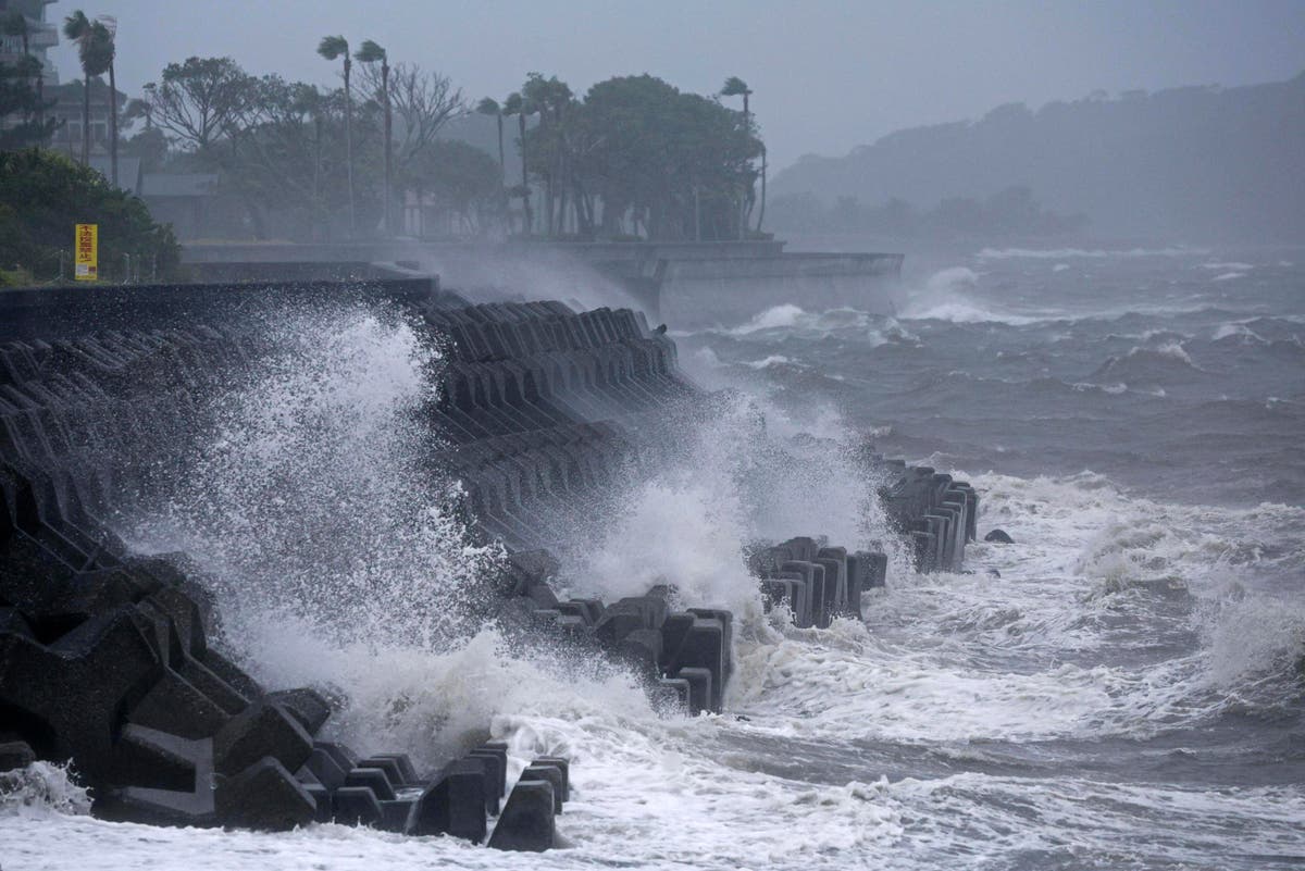 日本の台風シャンシャンライブアップデート：史上最大の嵐の一つにより80万人が避難