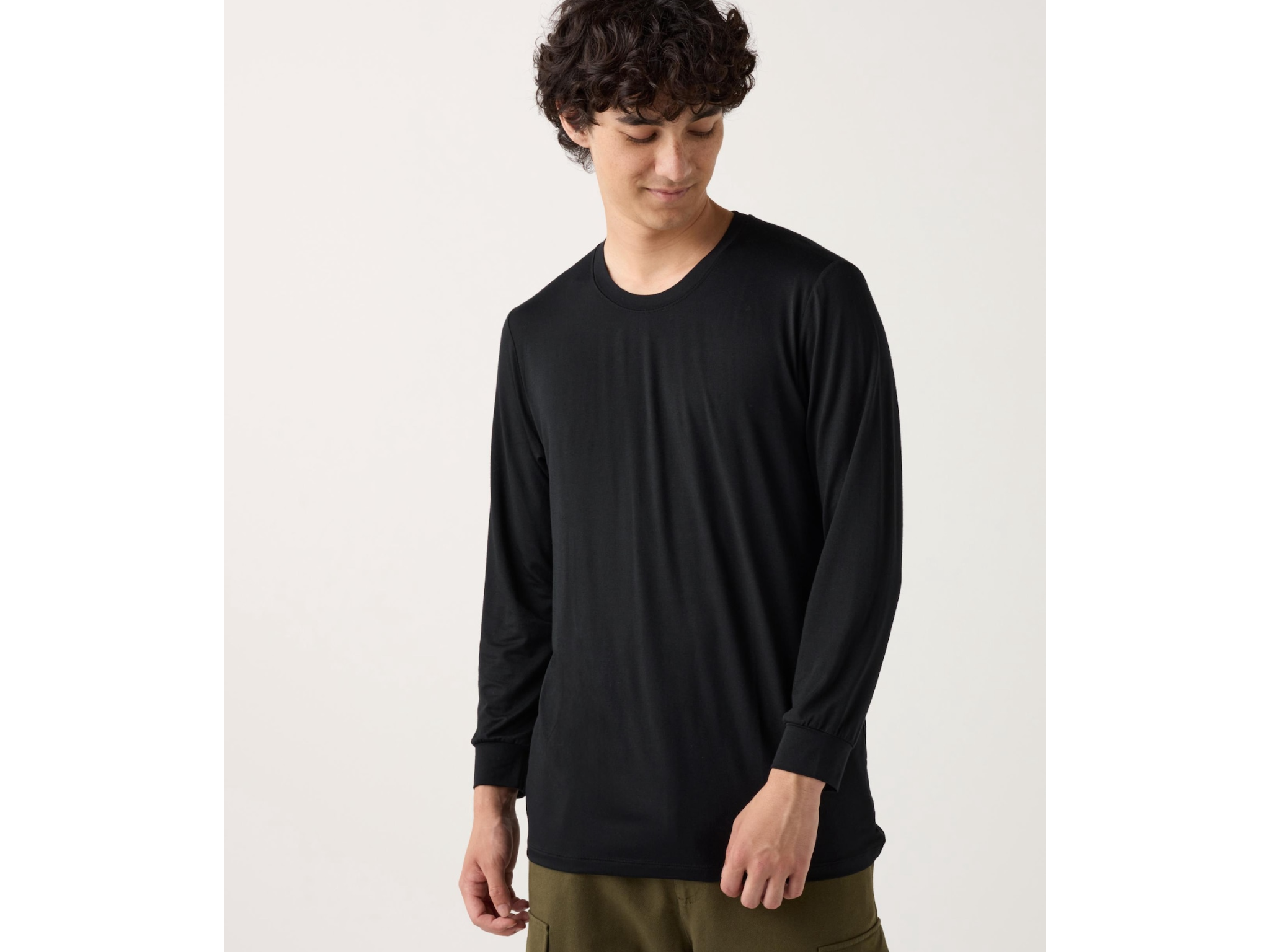 Uniqlo heattech crew neck T-shirt