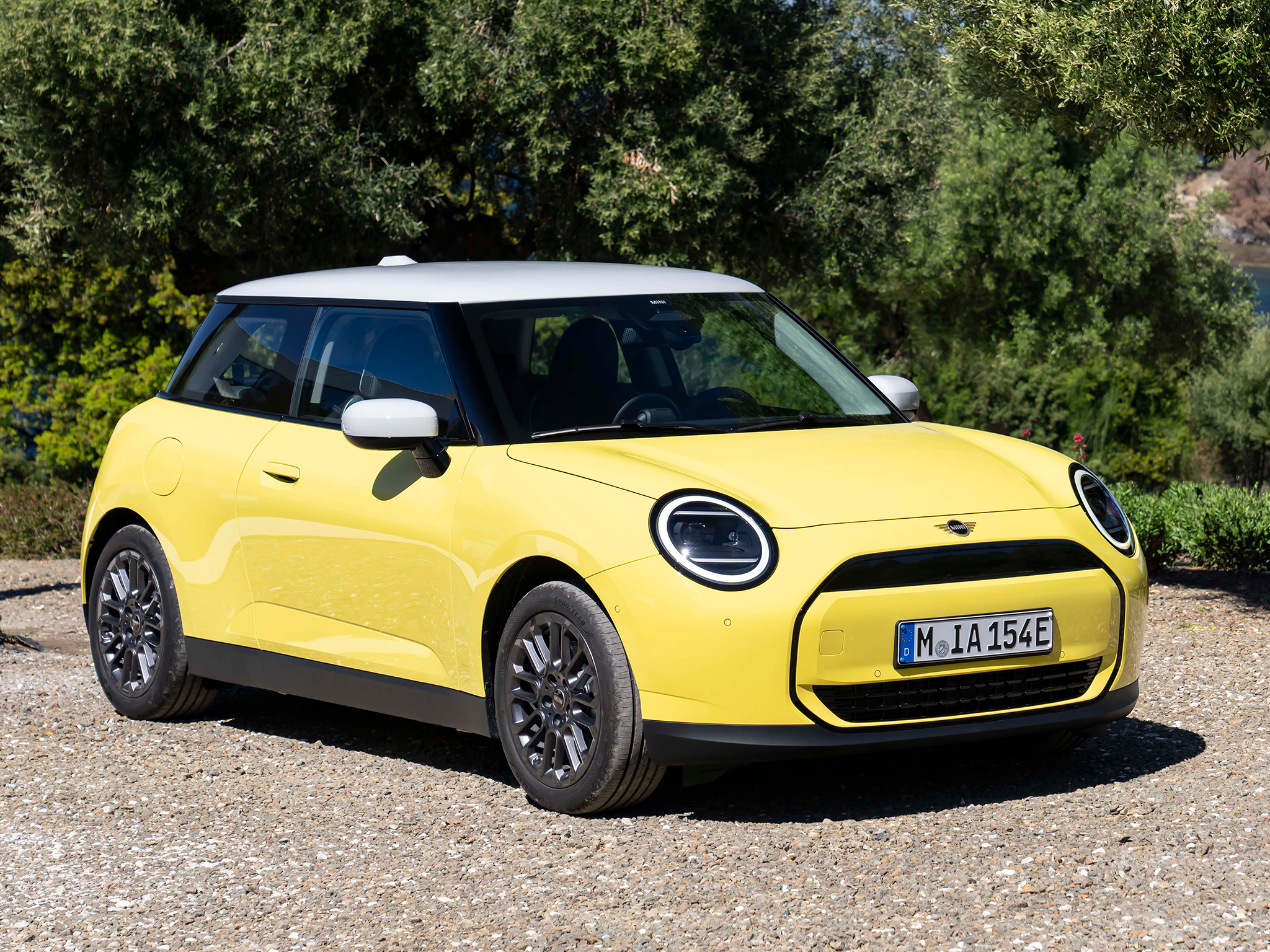 The 2024 Mini Cooper E starts at £30,000 and the sportier SE costs from £34,500