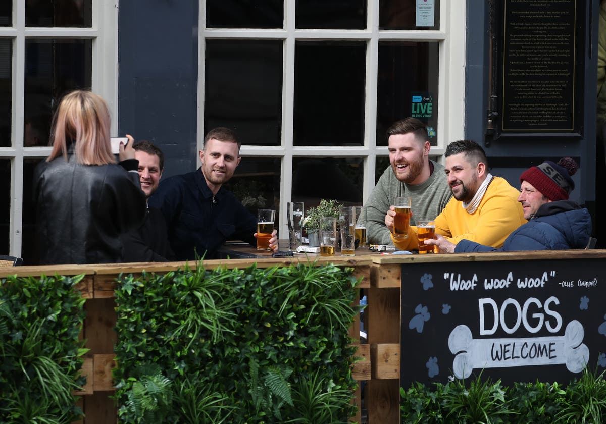 How Keir Starmer’s pub garden smoking ban would work