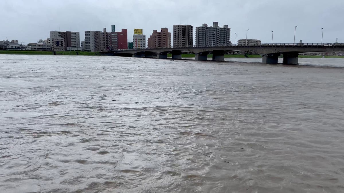 Japan Typhoon Shanshan live: Parts of Tokyo ordered to evacuate as storm set to bring heavy rain for days