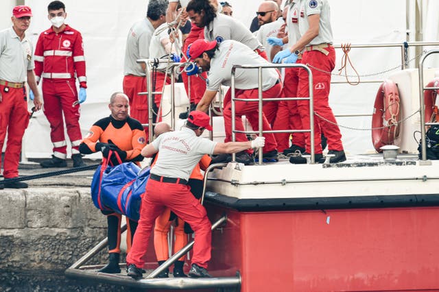 Italy Yacht Sinks