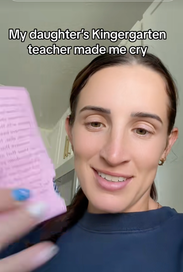 Emotional mom reveals sweet note her daughters' kindergarten teacher wrote her