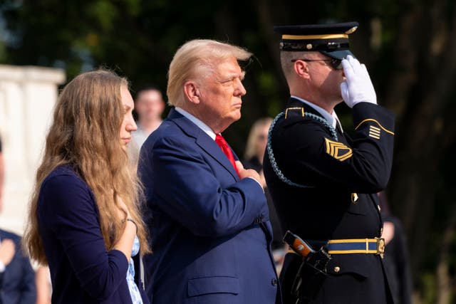 EEUU-ELECCIONES-TRUMP-CEMENTERIO