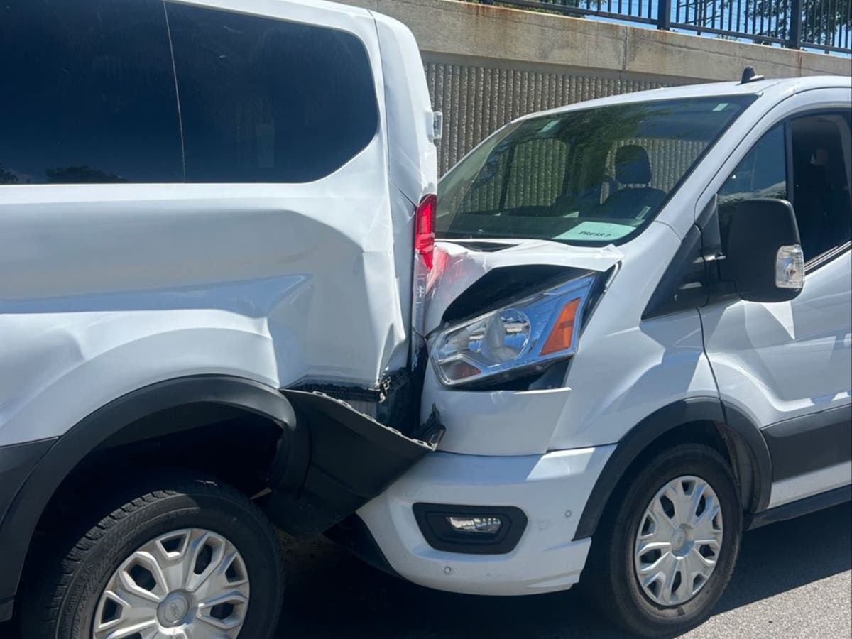 Mehrere Autos in Tim Walz‘ Wagenkolonne waren in einen Unfall verwickelt ...