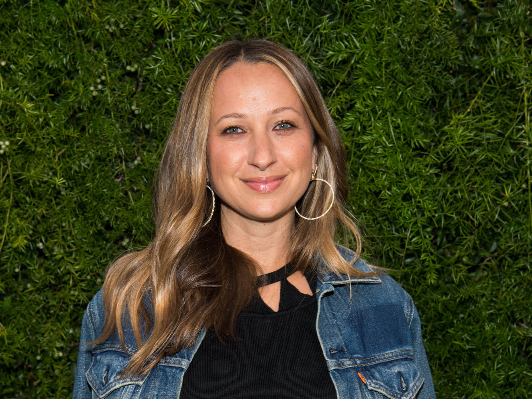 Jennifer Meyer announced their engagement on Instagram