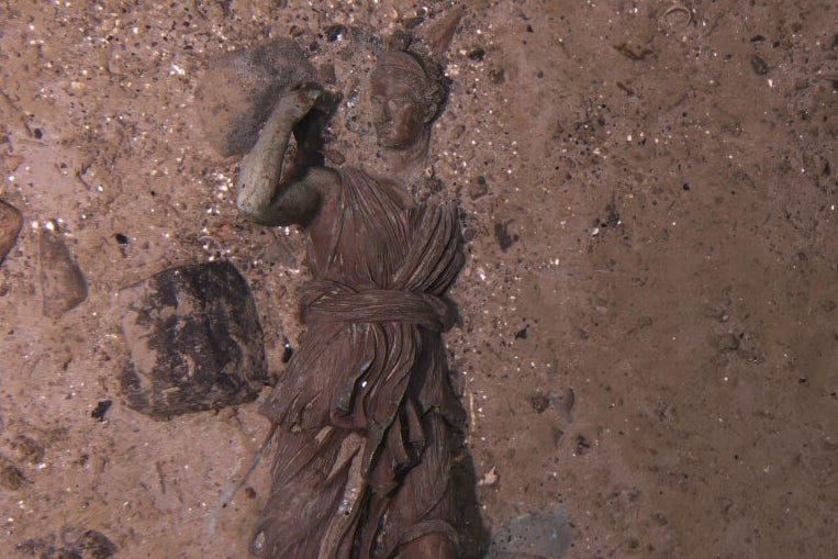 A “Diana of Versailles” replica statue that one stood on the fireplace mantel in the Titanic’s first-class lounge has been spotted for the first time since 1986 at the Titanic wreck