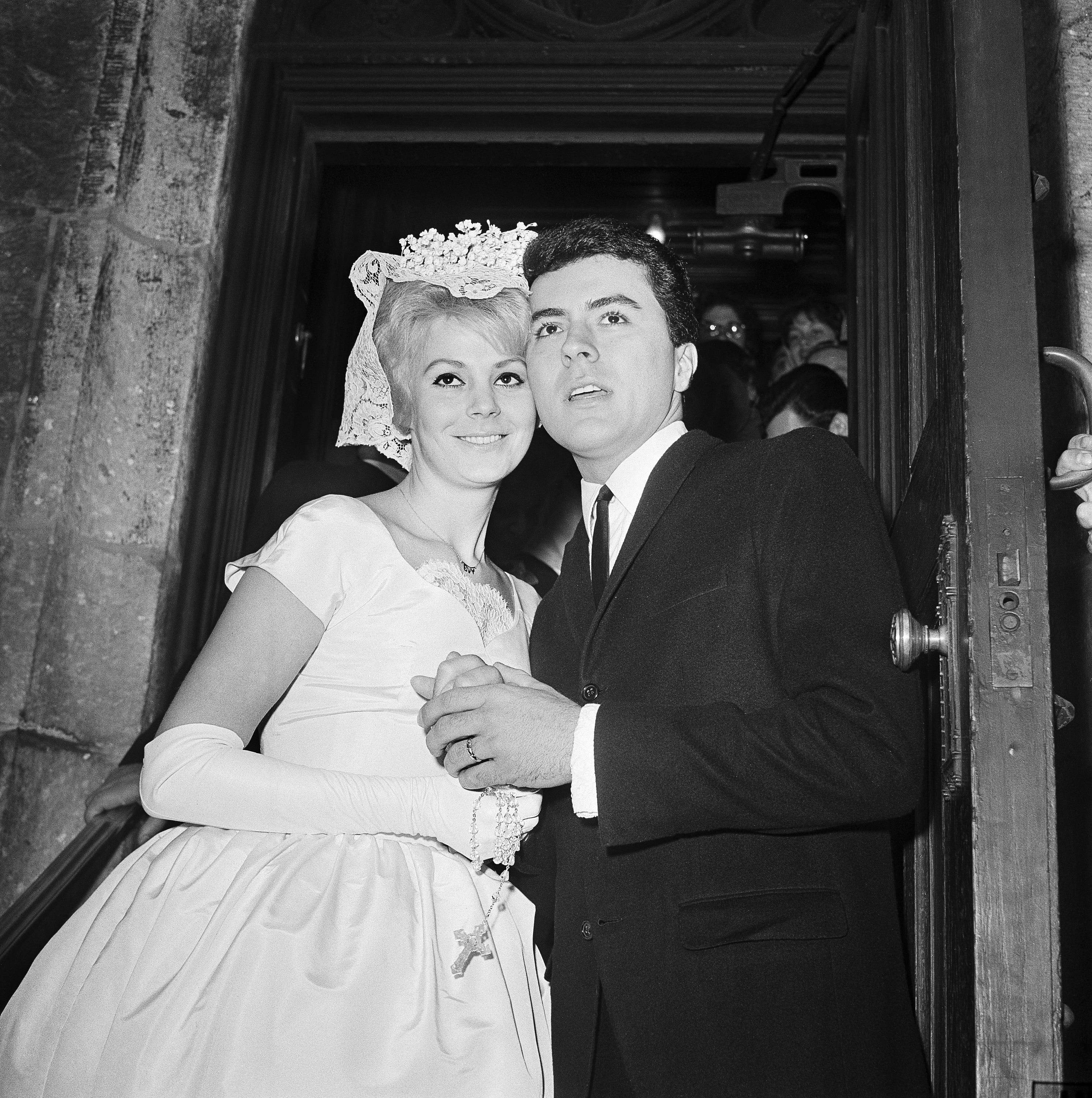 Darren e sua esposa Evy Norlund após o casamento em 1960