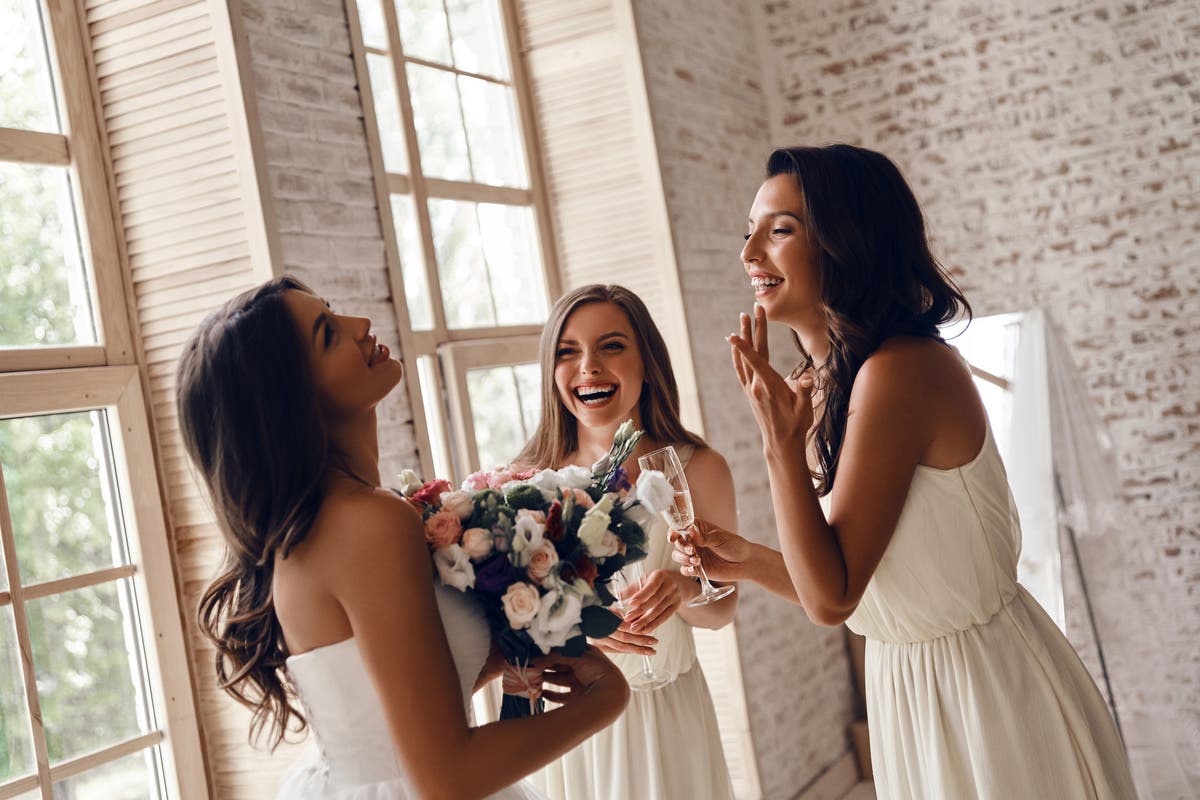 Bride criticized after she didn’t send thank you note to maid of honor for $700 gift