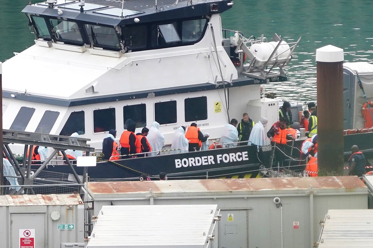 Crossings continue day after 12 migrants die in Channel tragedy