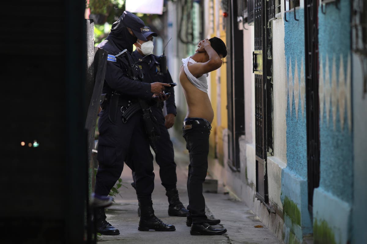 Human rights body urges El Salvador to end state of emergency Human rights body urges El Salvador to end state of emergency