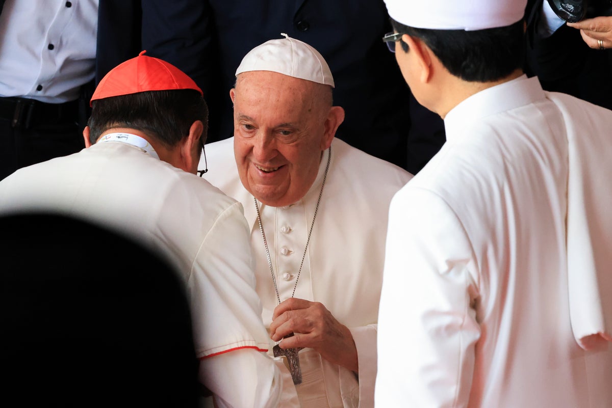 Pope and imam of Southeast Asia’s largest mosque make joint call for peace, environmental protection