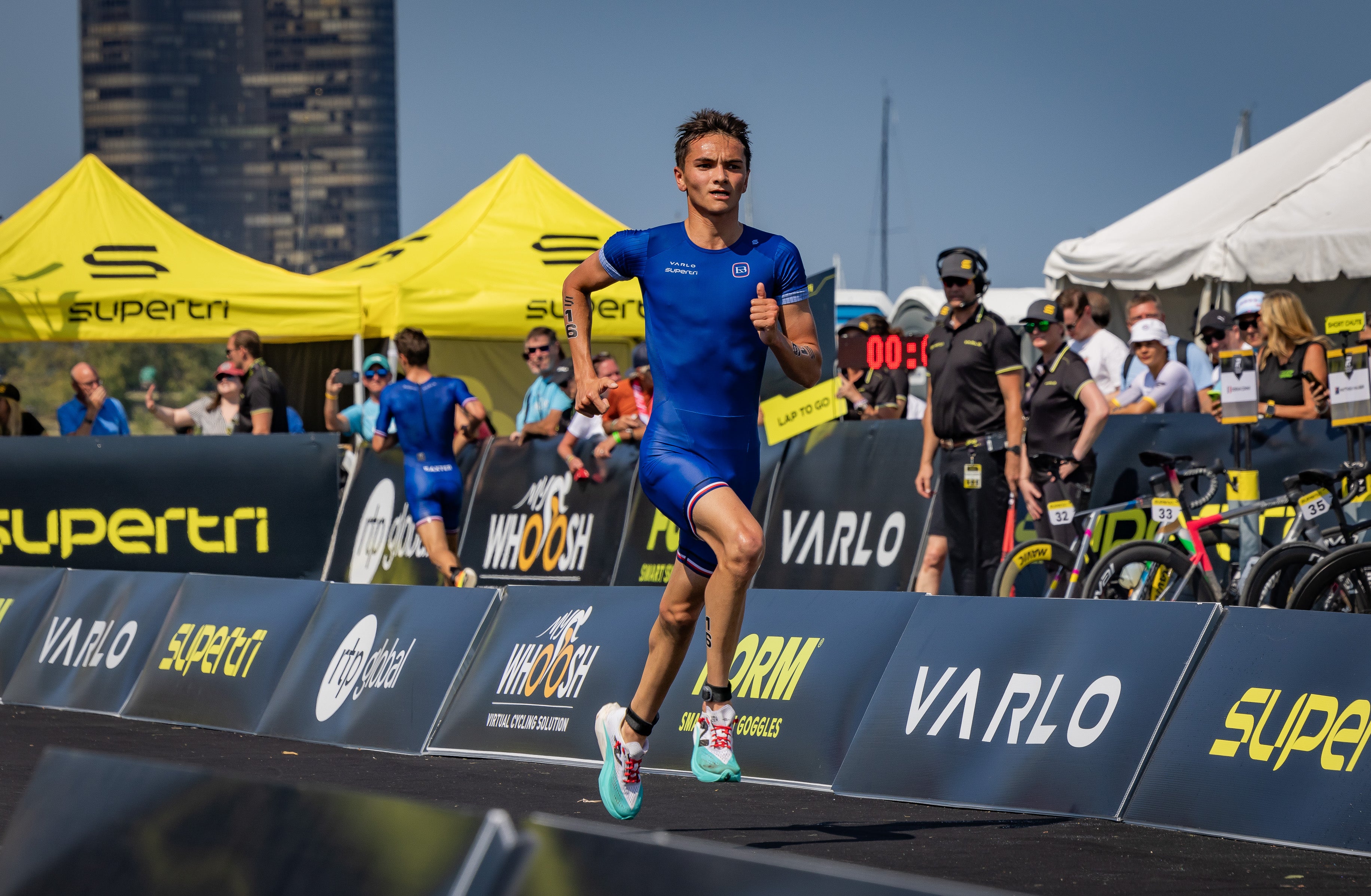 Alex Yee running during the Supertri event in Chicago