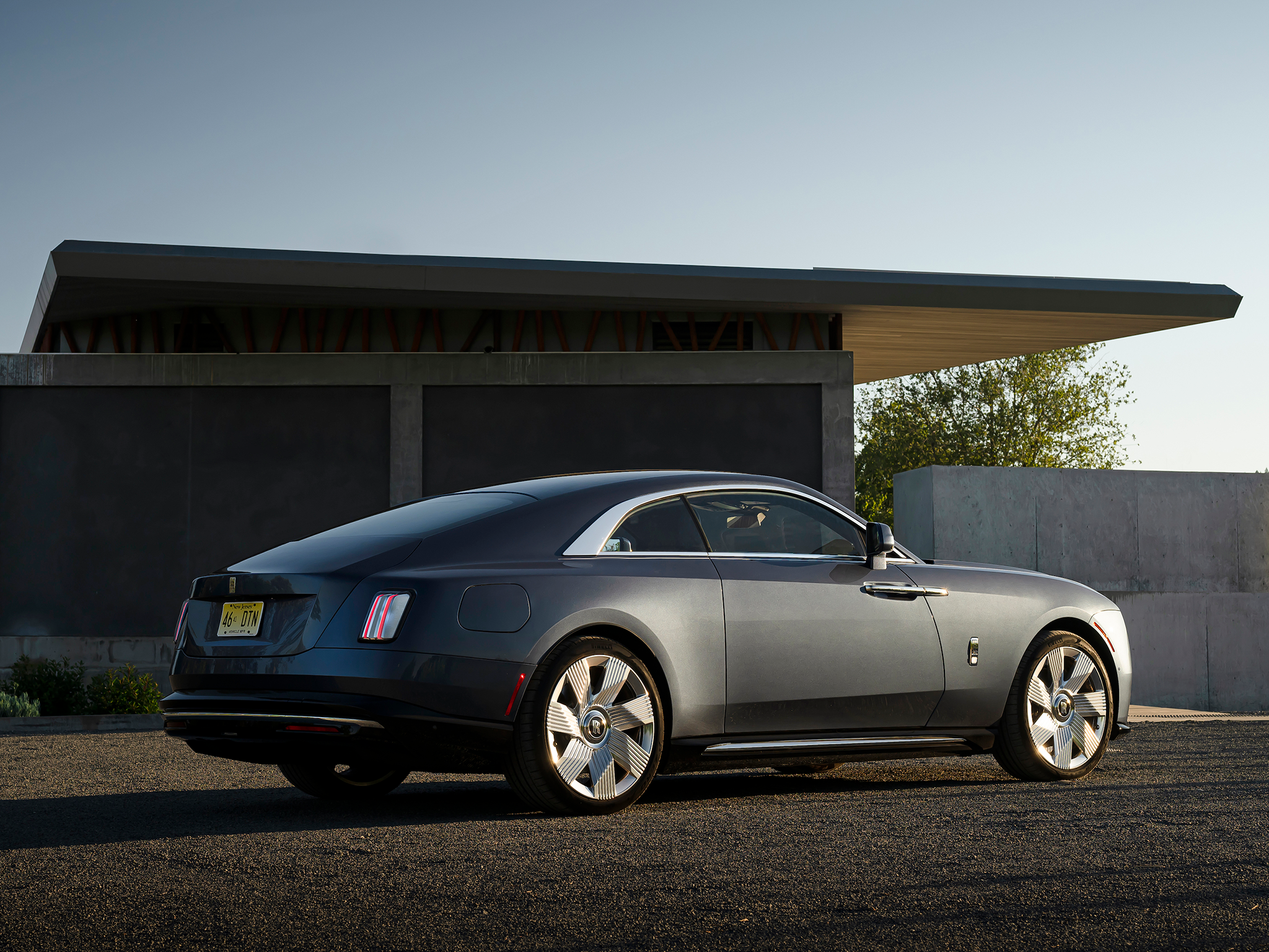 As with all other members of the Rolls-Royce stable, the Spectre’s infotainment system comes from owner BMW