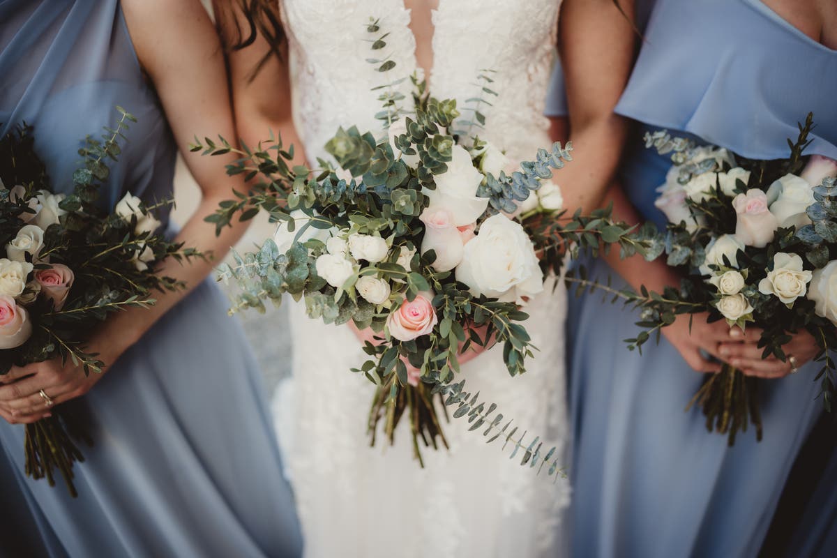 Bride defended after banning father&rsquo;s wife from wearing certain colors on wedding day