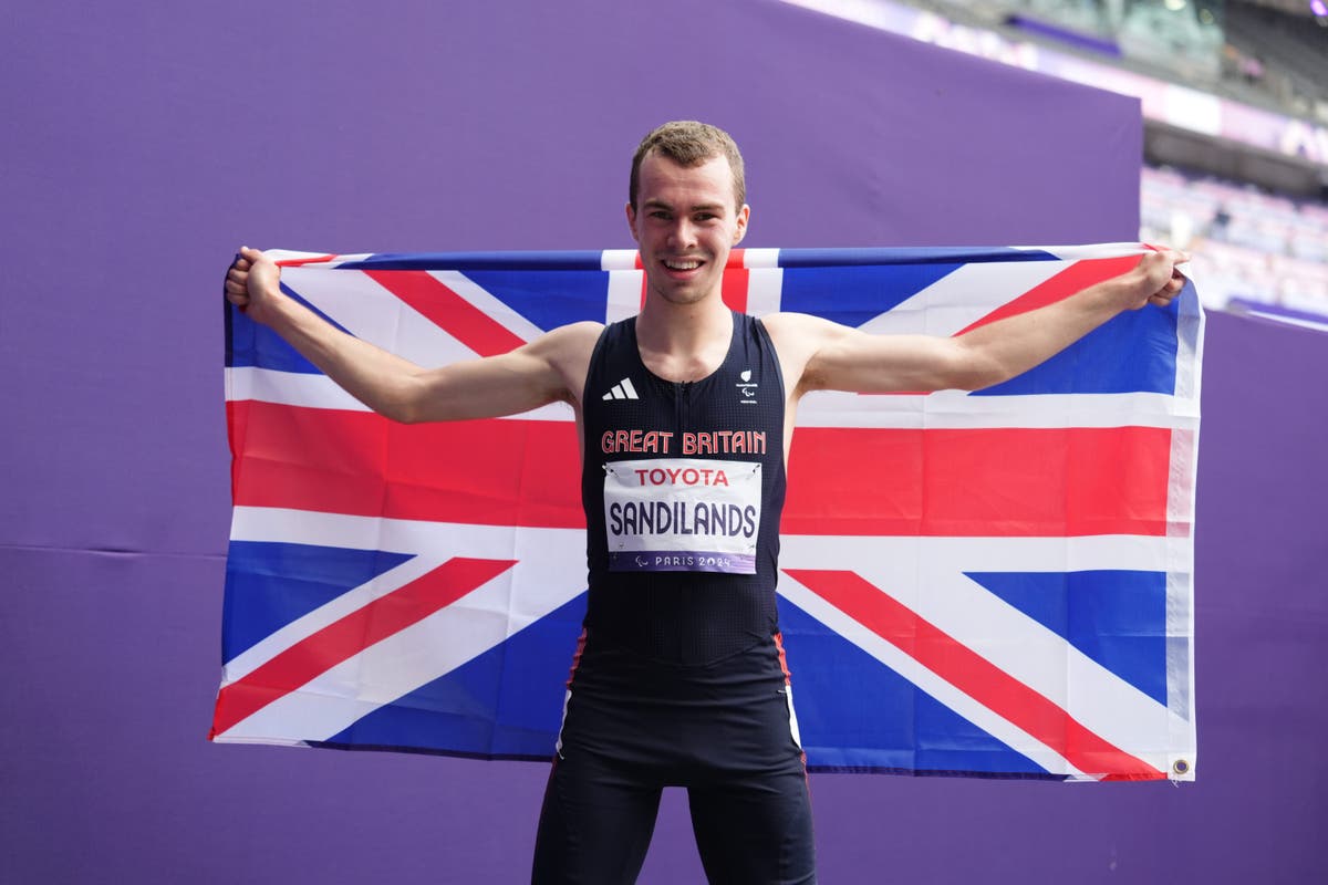 GB’s Ben Sandilands sets new world record to claim T20 1500m Paralympic gold