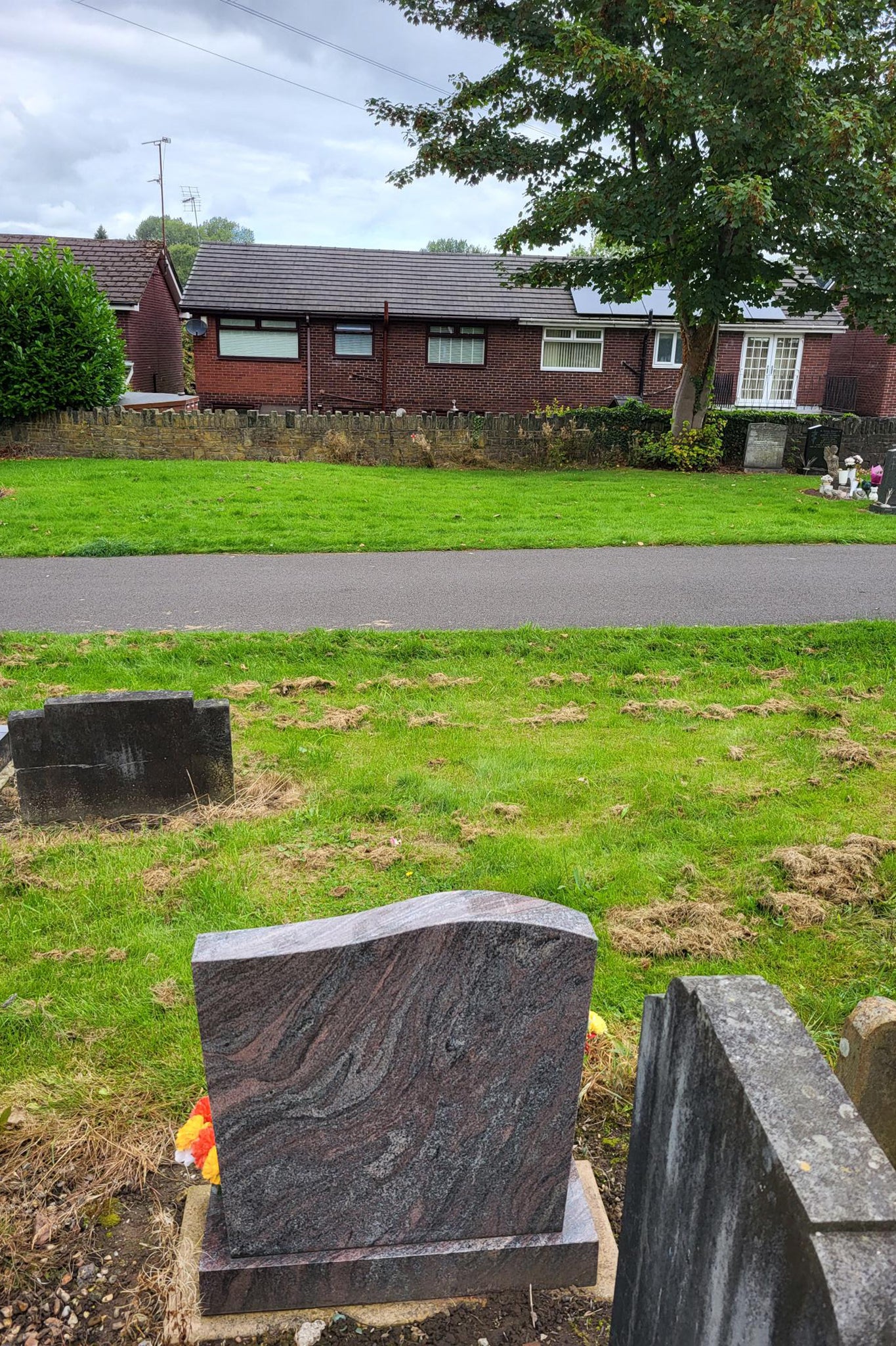 Mass grave in Oldham - Figure 2