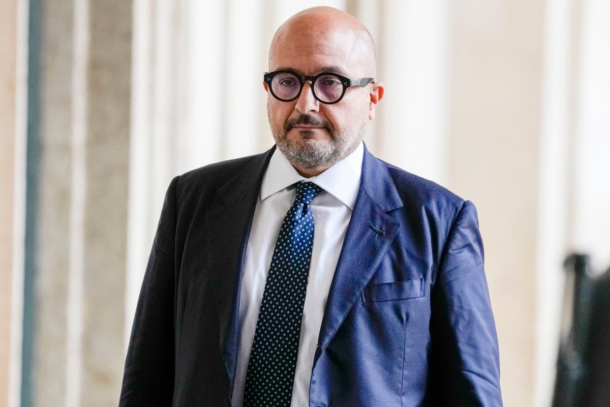 Italy's culture minister resigns after admitting an affair with a ministry consultant