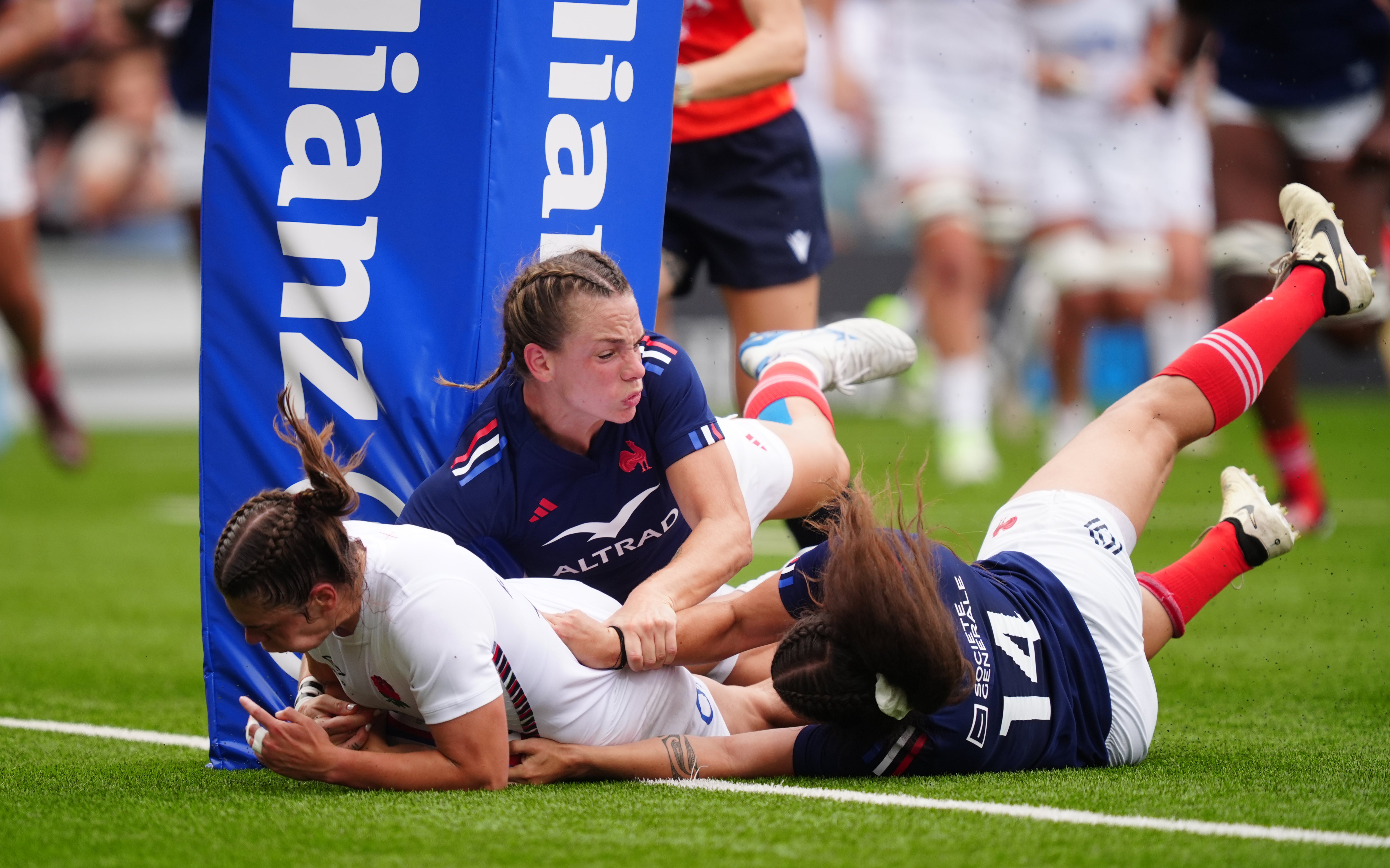 England’s Helena Rowland scores their third try against France.