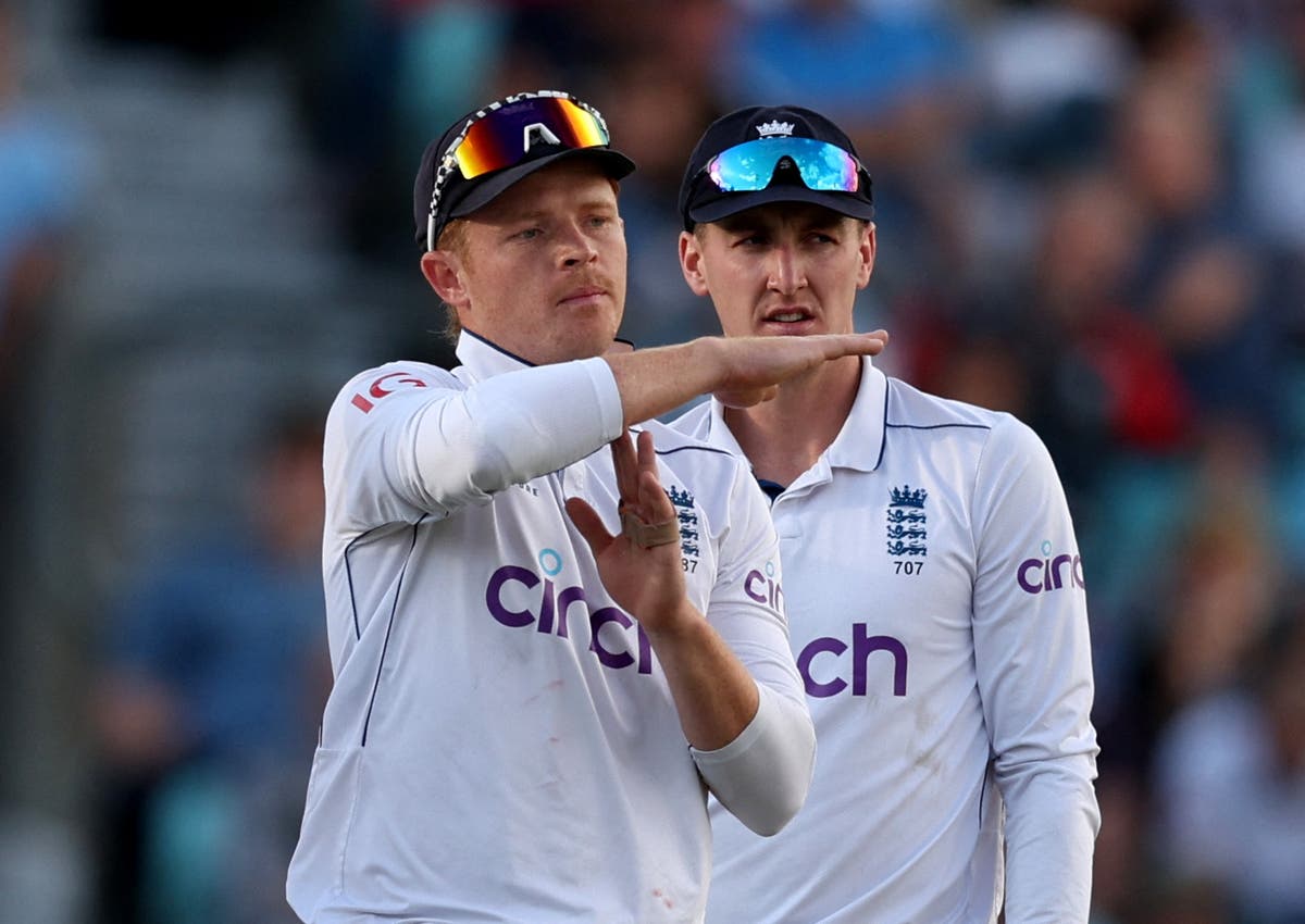 England battle to save unbeaten summer after ‘no thought’ batting leaves third Test in the balance England battle to save unbeaten summer after ‘no thought’ batting leaves third Test in the balance