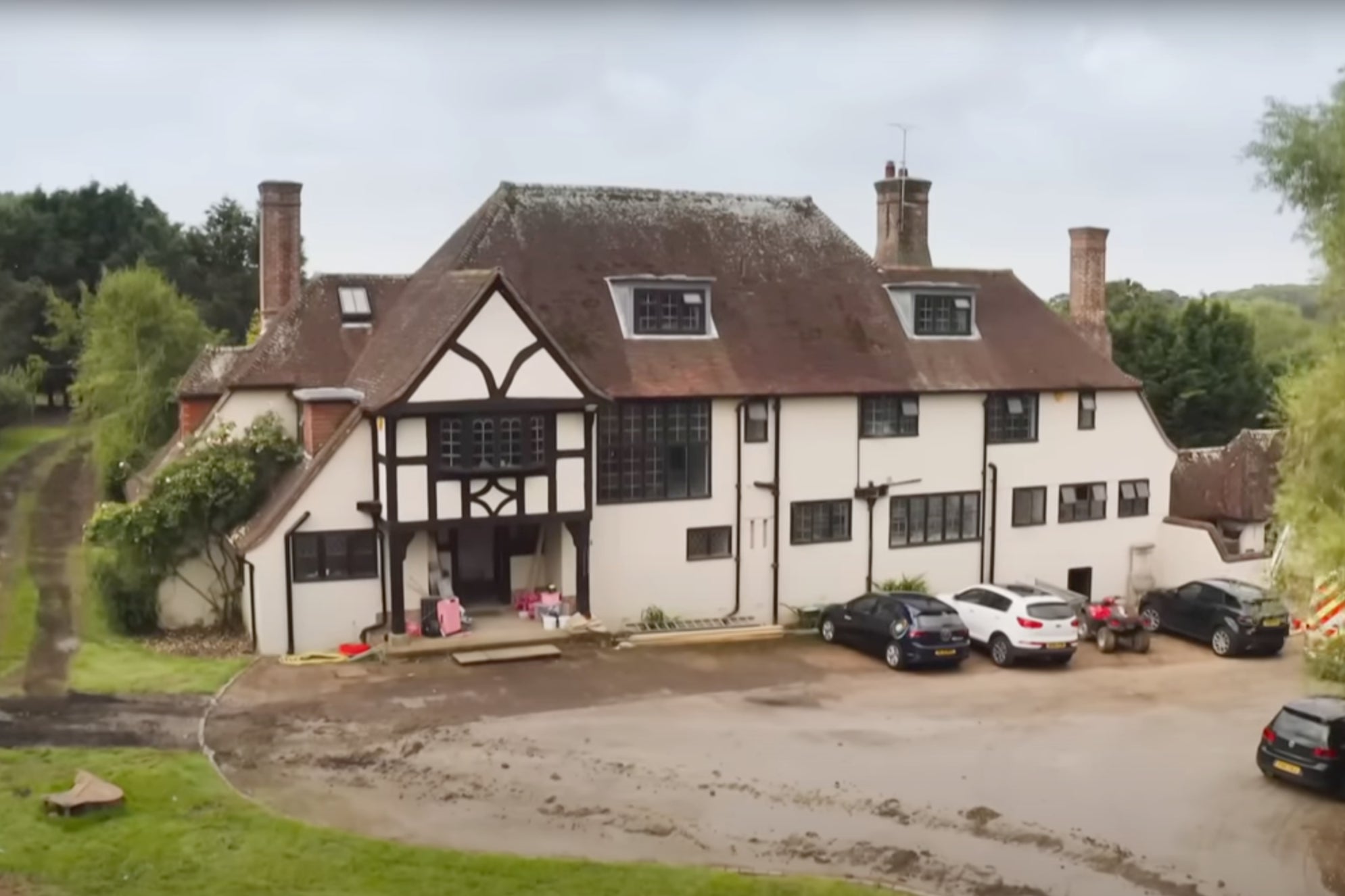 The ‘Mucky Mansion’ featured in a Channel 4 show about its renovation