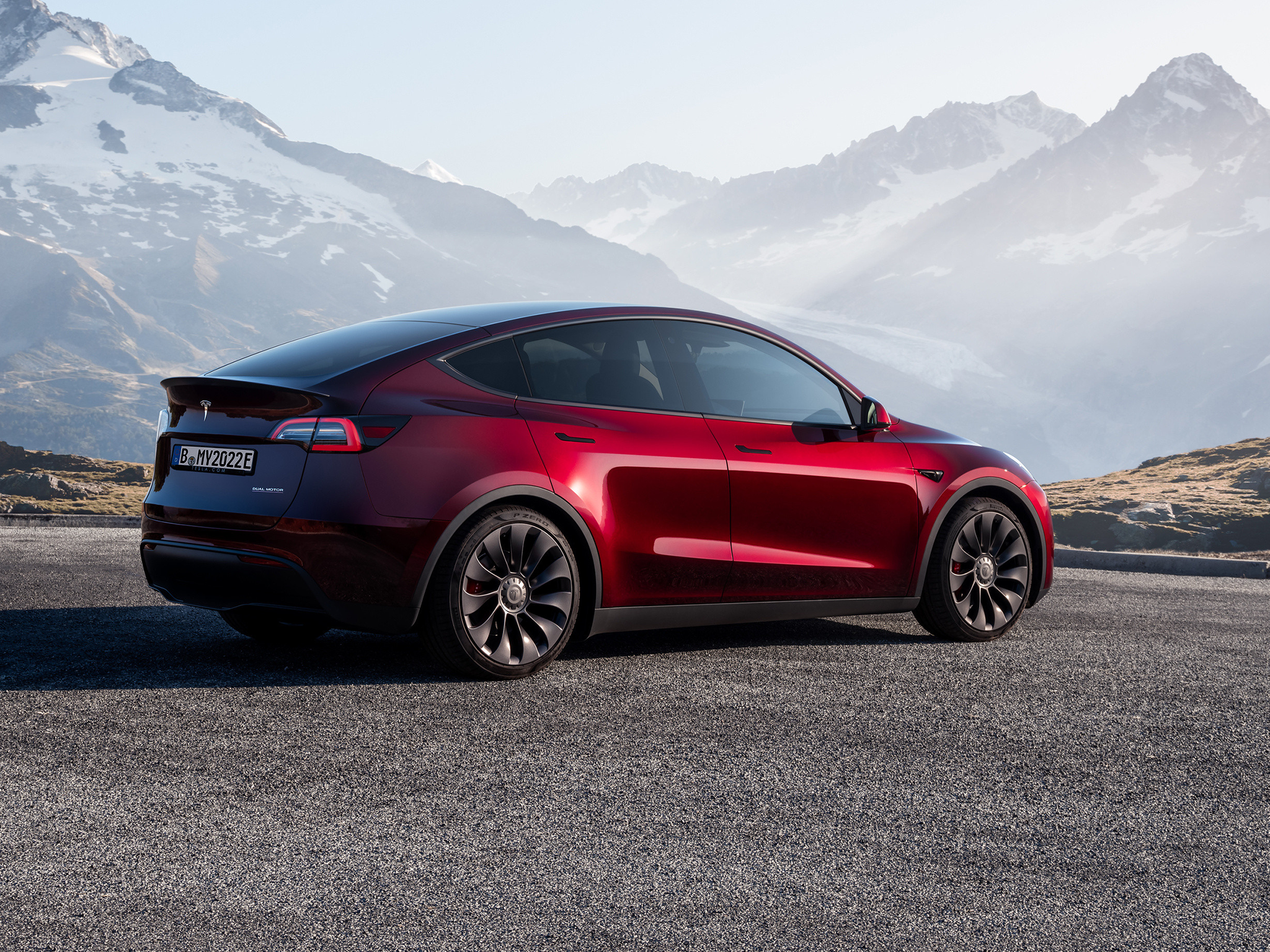 When plugged into Tesla’s Supercharger, the Model Y can fill at up to 210 kW