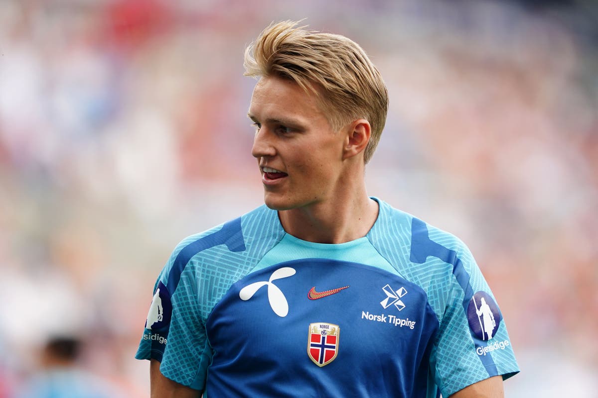 Arsenal&rsquo;s Martin Odegaard limps out of Norway win with apparent ankle injury