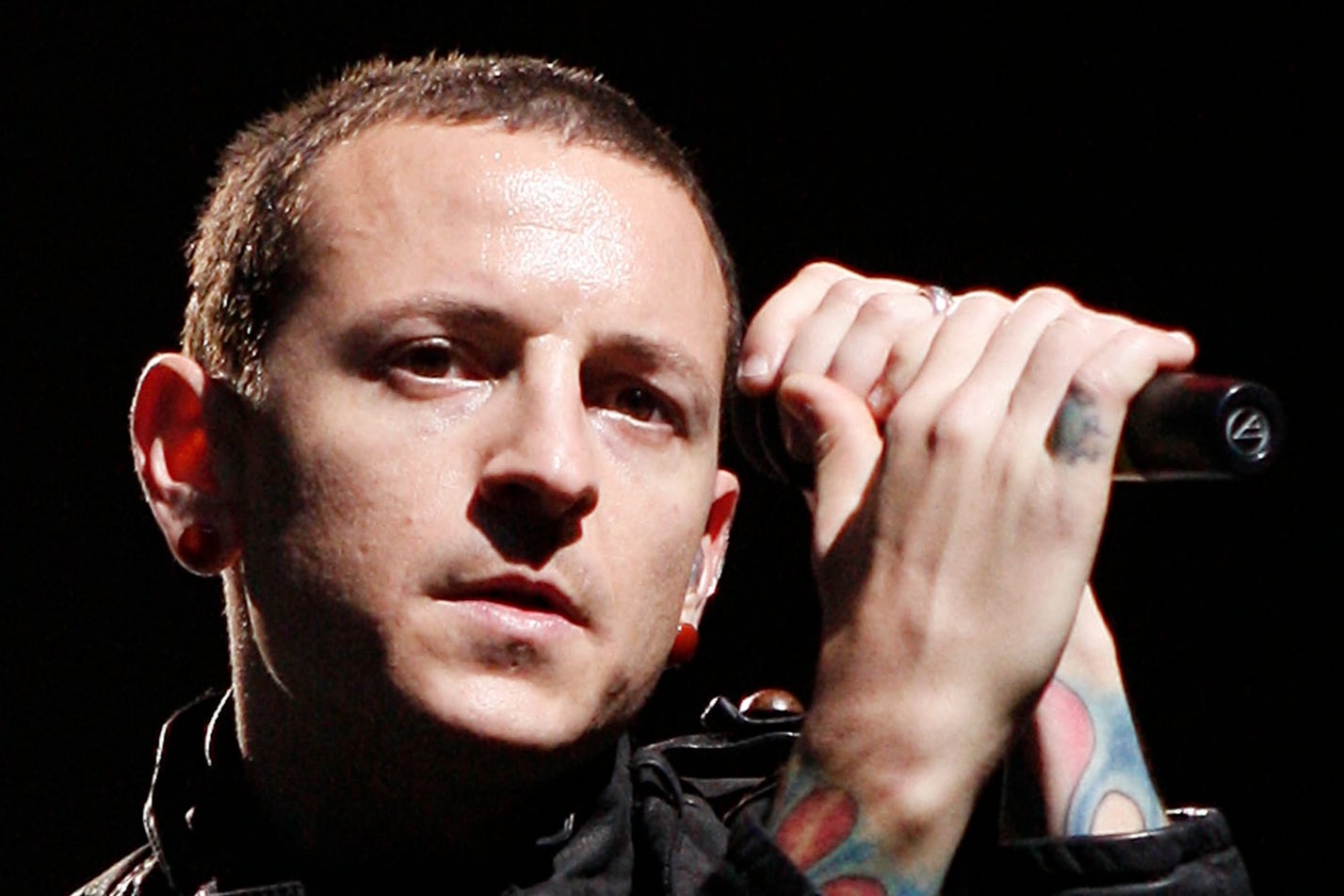 Chester Bennington performing with Linkin Park in LA in March 2008