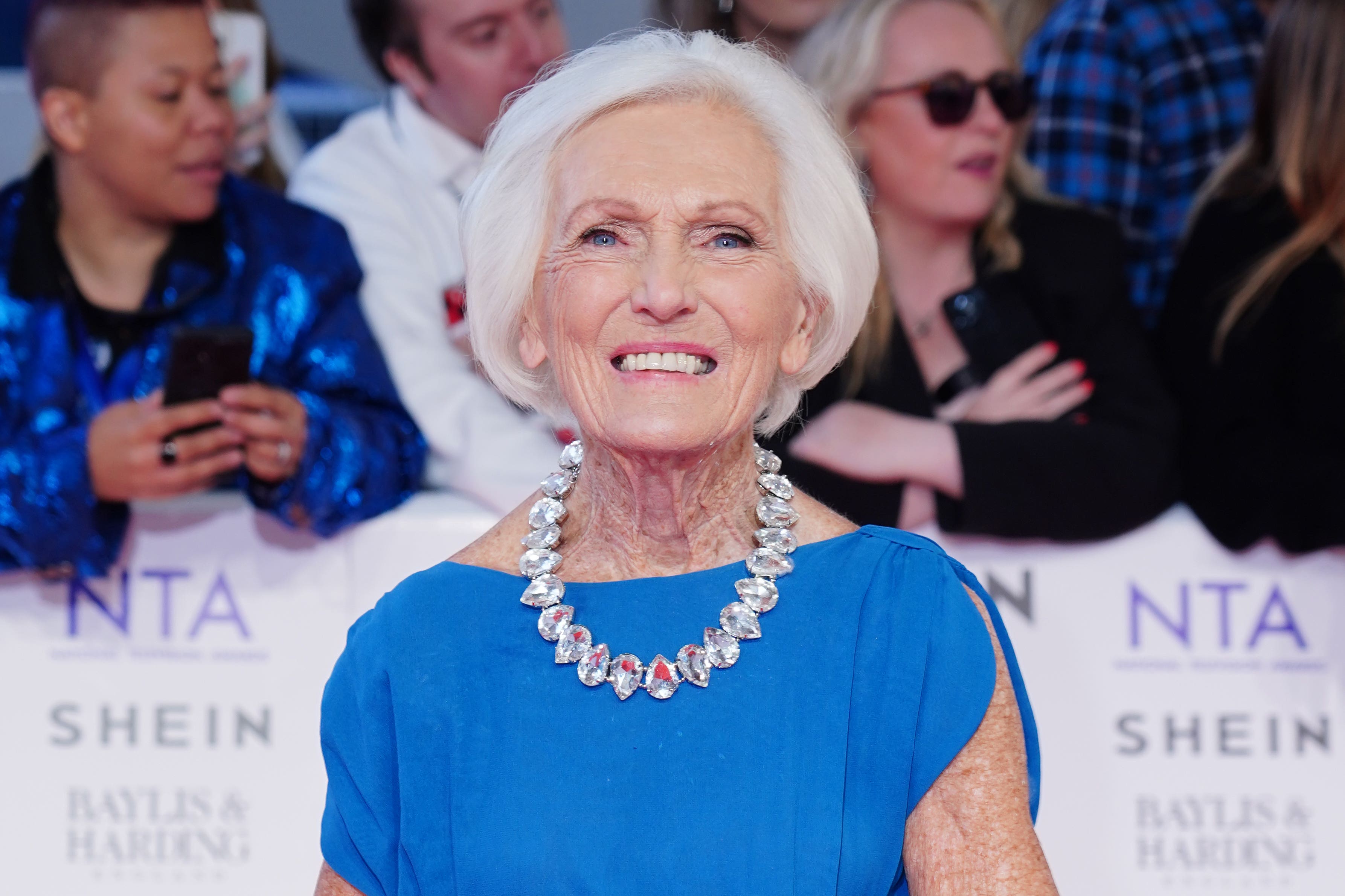 Mary Berry stuns in 13-year-old blue gown