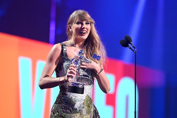 Travis Kelce thanked Taylor Swift after she included the Kansas City Chiefs tight end in her VMA speech