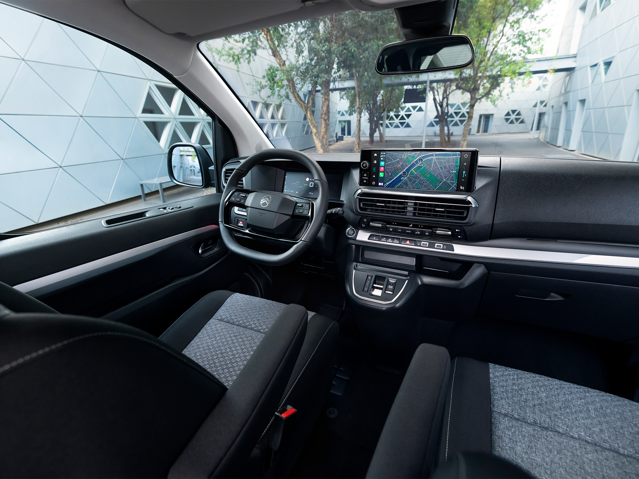 All Citroen e-SpaceTourers have a 10.0-inch touchscreen in the dash.