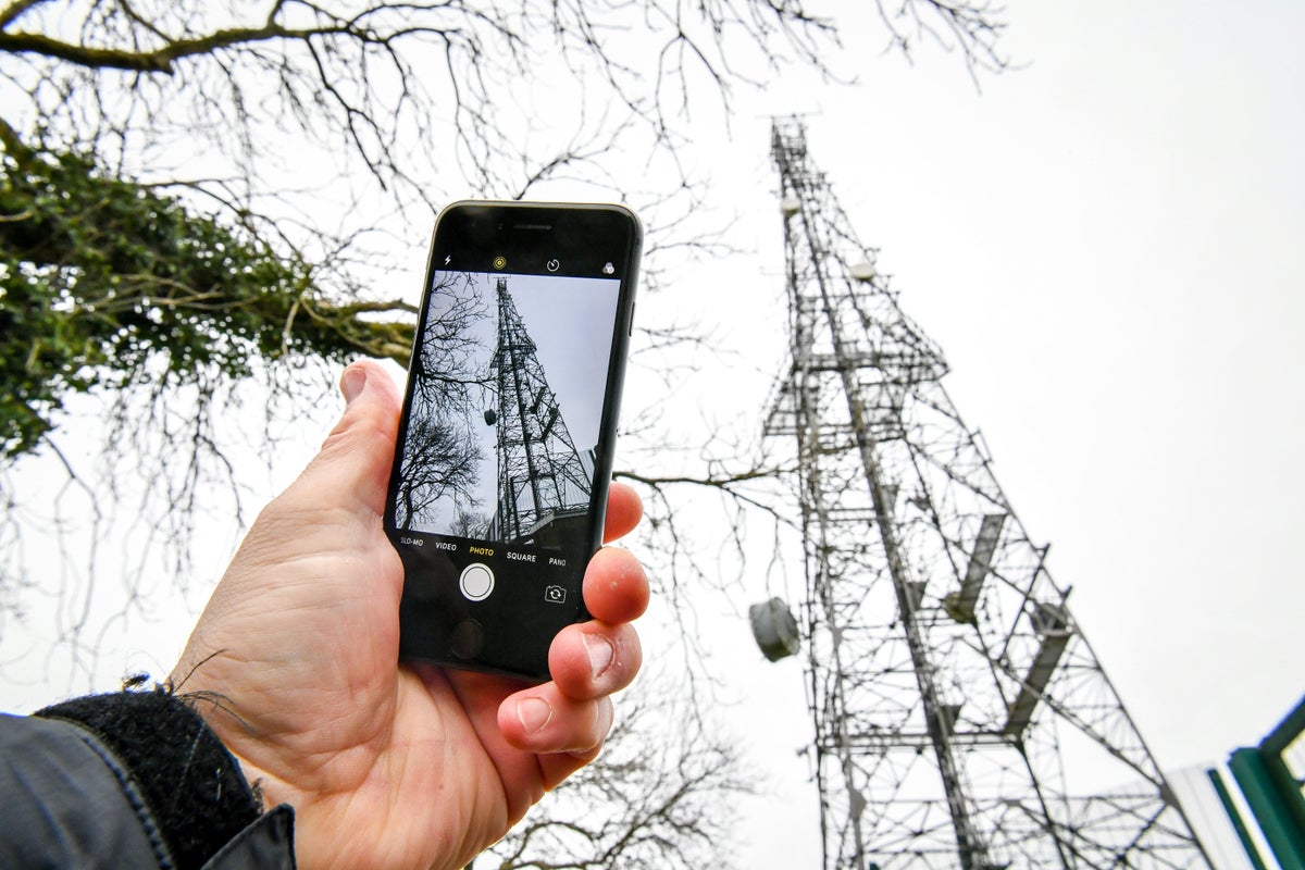 Police warn 5G arsonists are putting public and themselves ‘at serious risk’