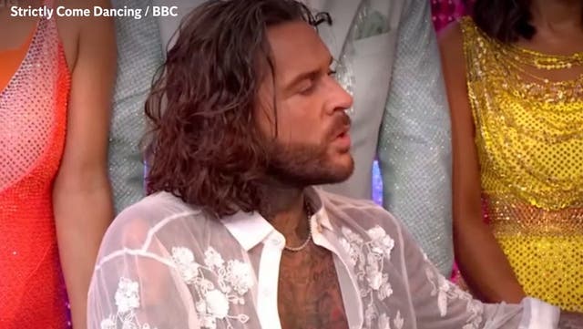 <p>Strictly: Pete Wicks makes cheeky dig at EastEnders star Jamie Borthwick.</p>