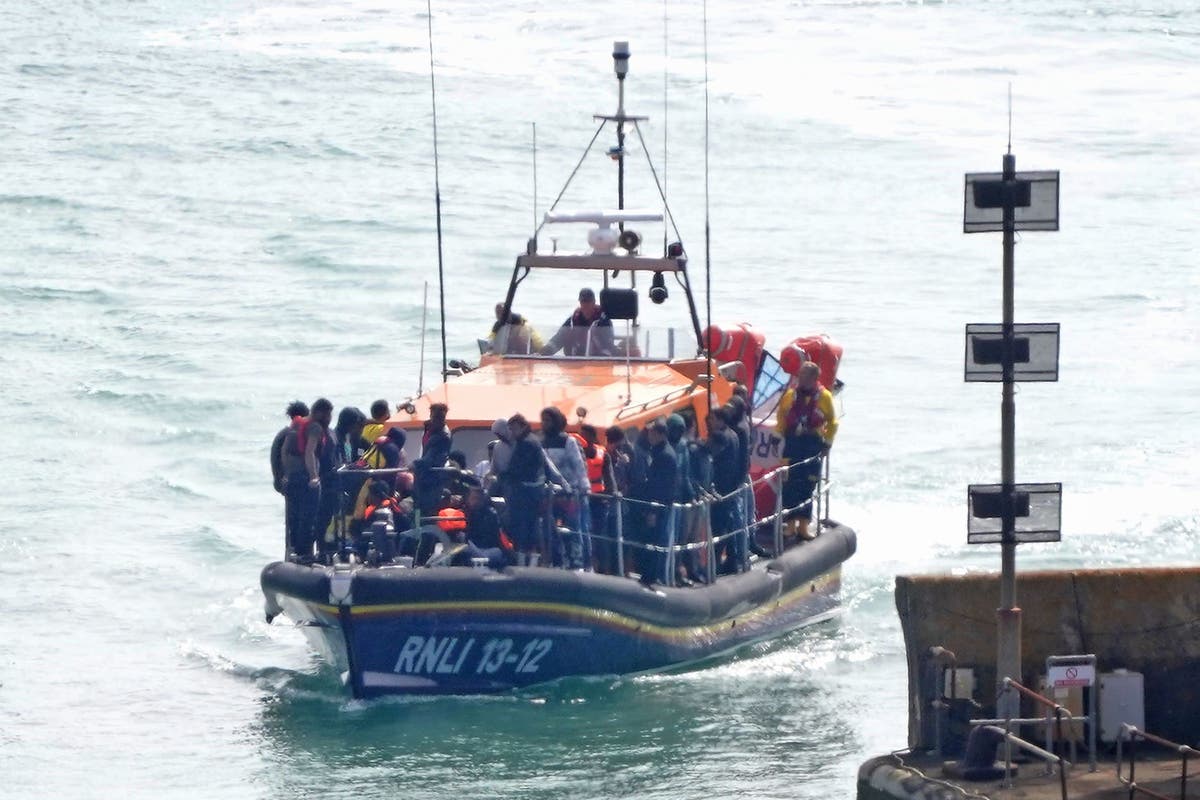 Channel crossings continue after eight migrants die trying to reach UK