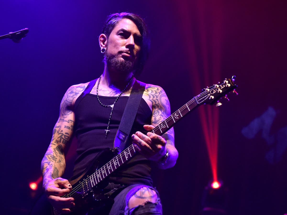 Jane’s Addiction guitarist Dave Navarro shares cryptic post after Perry Farrell bust-up