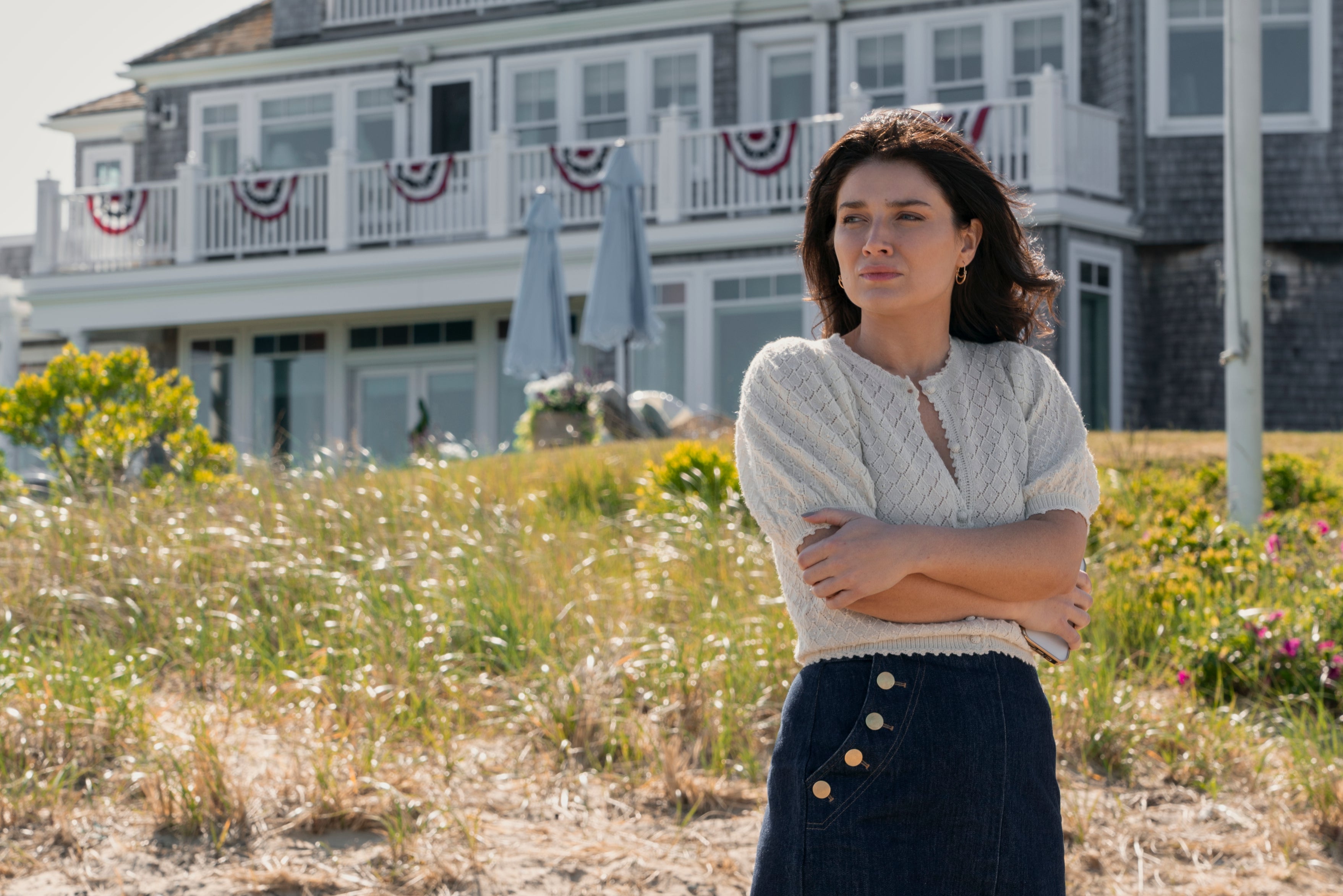 Outisder Amelia Sacks se casa com uma das famílias mais ricas de Nantucket, mas sua mansão à beira-mar estava localizada em Cape Cod