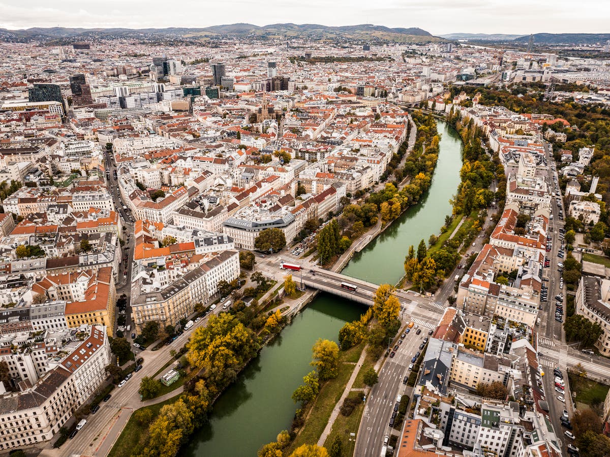 Thurgau Prestige Stranded in Vienna Flooding