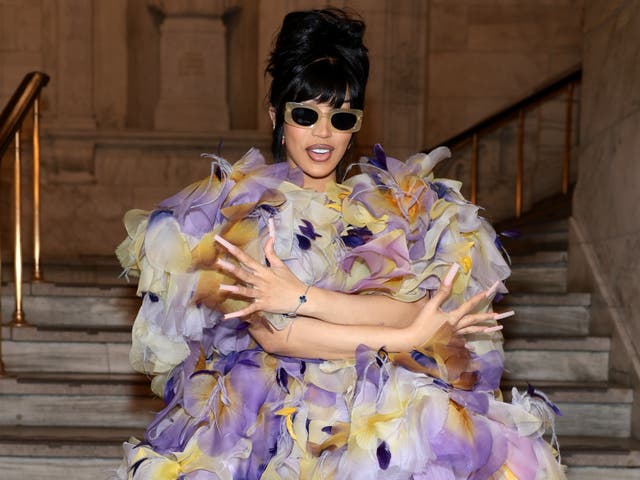 <p>Cardi B hits back at backlash for her controversial postpartum workout  </p>