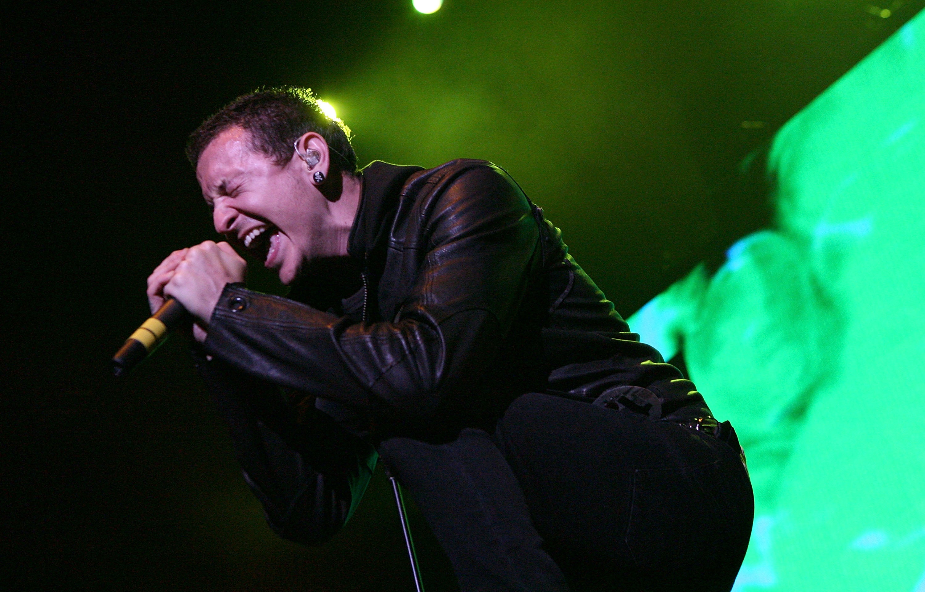 Gone but not fogotten: the late Chester Bennington performing at the KROQ Weenie Roast in 2007