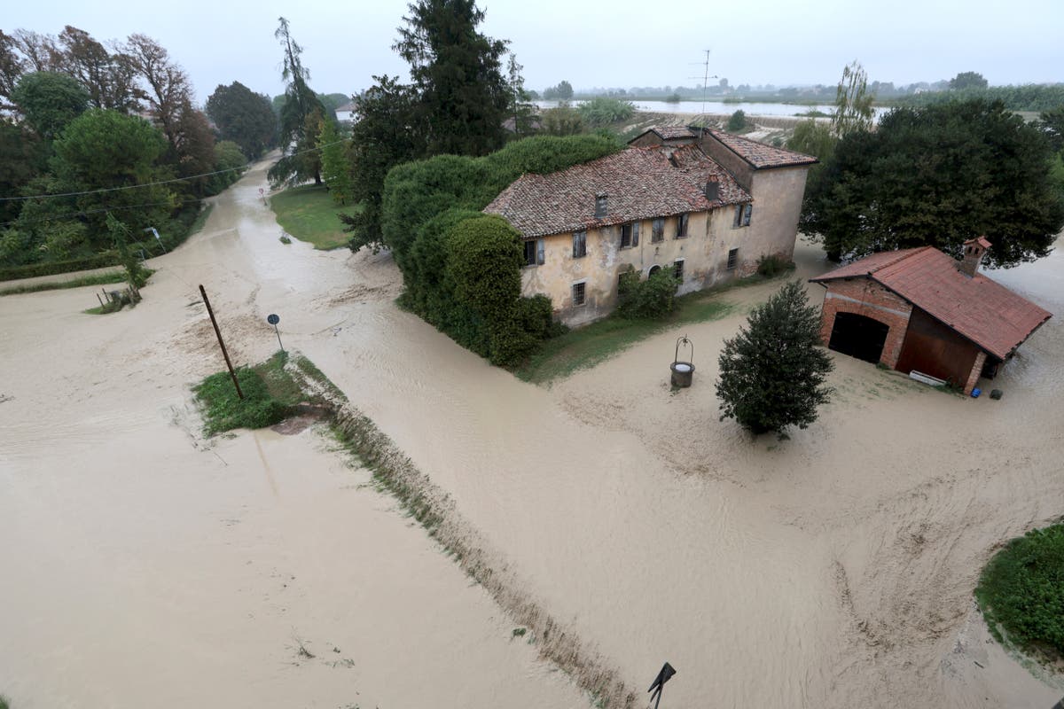 Floods in Central Europe threaten new areas. Heavy rains also flood parts of Italy