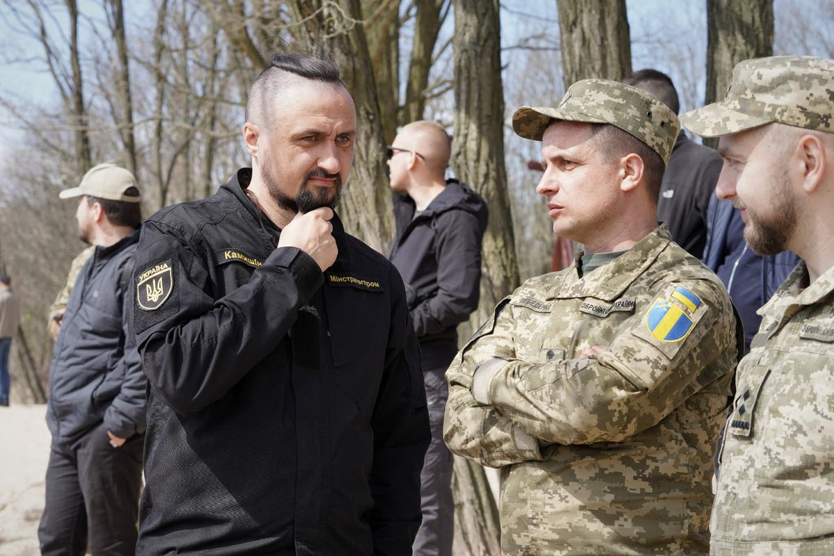 https://static.independent.co.uk/2024/09/19/17/Oleksandr-Kamyshin-with-frontline-Ukrainian-soldiers-June-2024-Photo-by-Tatkry20.jpg?quality=75&width=1200&auto=webp