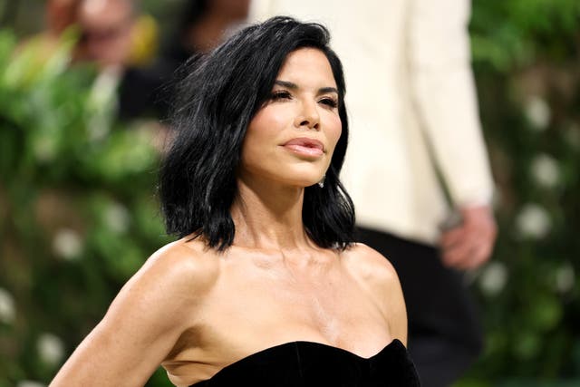 <p>Jeff Bezos’s fiancée Lauren Sanchez sued by former yoga instructor over children’s book</p>