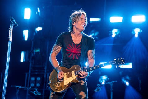 <p>KEITH URBAN</p>