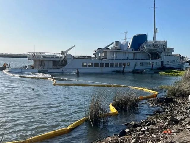 <p>A historic cruise ship called the Aurora is now sinking after a tech entrepreneur spent 1mil in renovations over the course of 15 years</p>