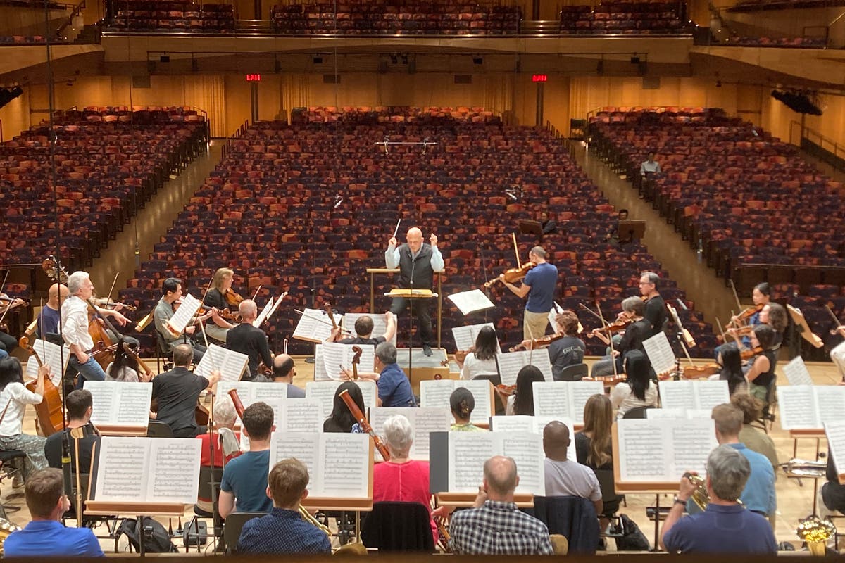 New York Philharmonic musicians agree to 30% raise over 3-year contract New York Philharmonic musicians agree to 30% raise over 3-year contract